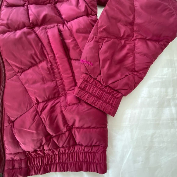 Patagonia Aliso Down Jacket Bomber Style Womens XS Magenta color w/ Hood - Picture 6 of 14